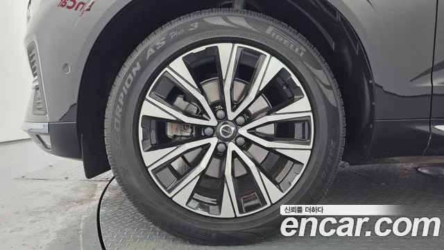 Volvo XC60 Generation 2 — Фото автомобиля 5
