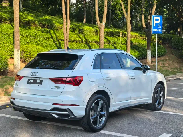 Audi Q3 — Фото автомобиля 14