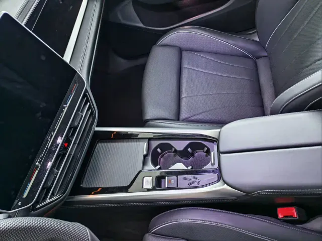 Volkswagen Passat — Фото автомобиля 4
