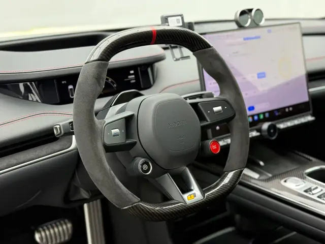 Xiaomi SU7 Ultra — Фото автомобиля 8