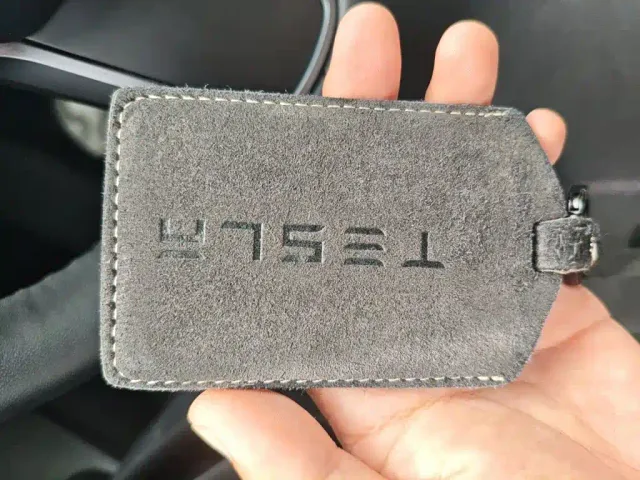 Tesla Model 3 — Фото автомобиля 11