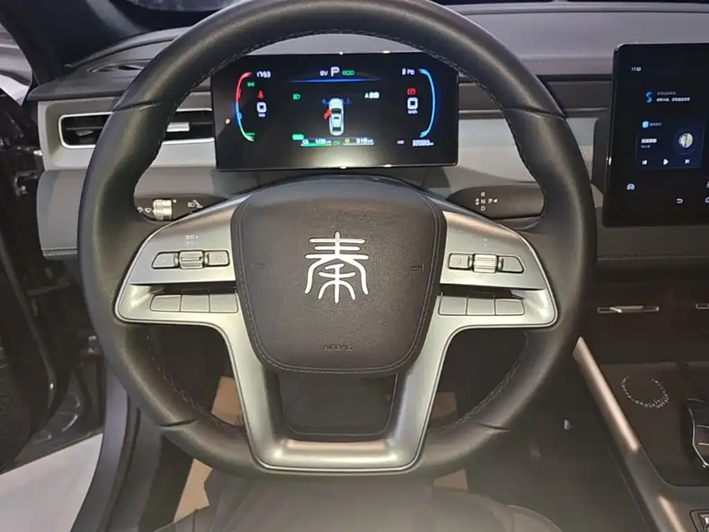 BYD Qin PLUS 2026 DM-i Smart Edition 128KM Progressive — Фото автомобиля 10
