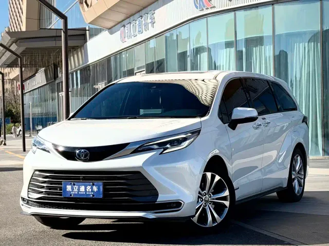 Фотография автомобиля — Toyota Sienna