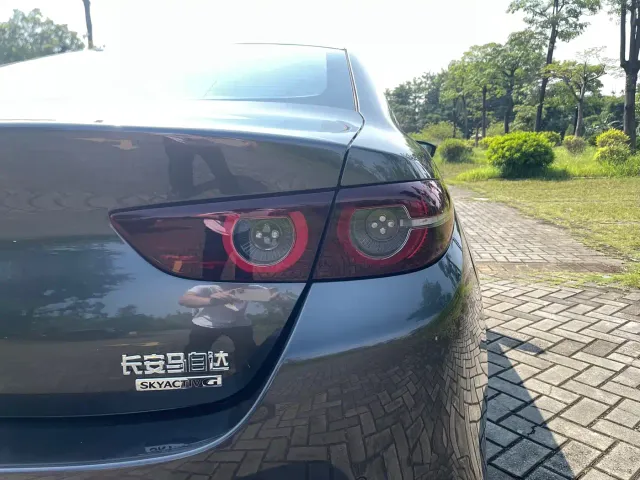 Mazda Axela — Фото автомобиля 24