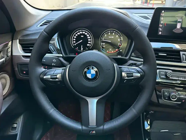 BMW X1 — Фото автомобиля 12