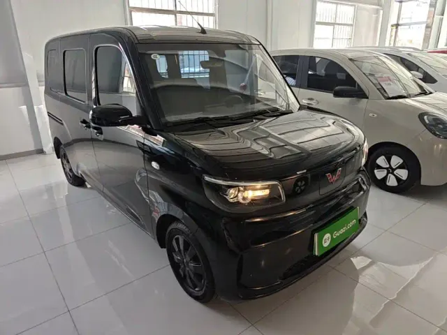 Wuling Zhiguang NEV — Фото автомобиля 3