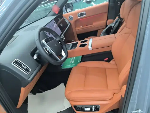 Li Auto L7 — Фото автомобиля 14