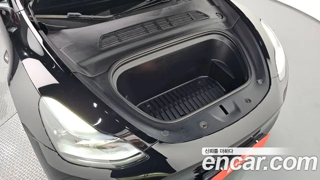 Tesla Model Y — Фото автомобиля 5