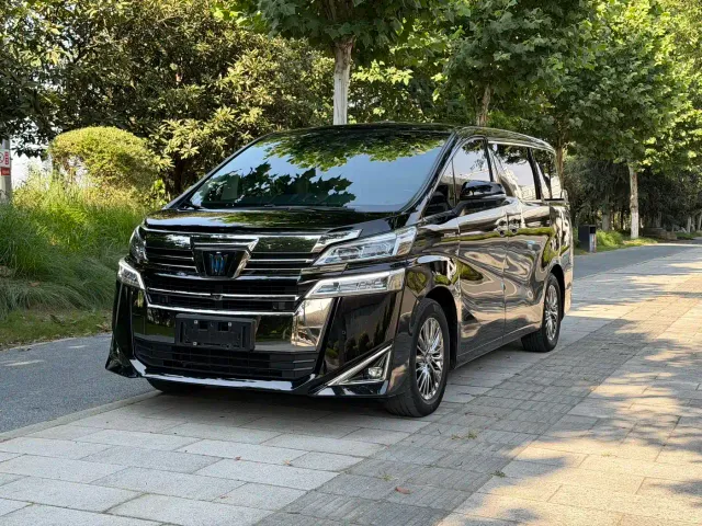 Фотография автомобиля — Toyota Vellfire