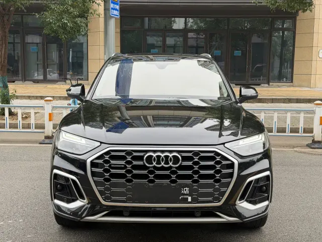 Audi Q5L — Фото автомобиля 2