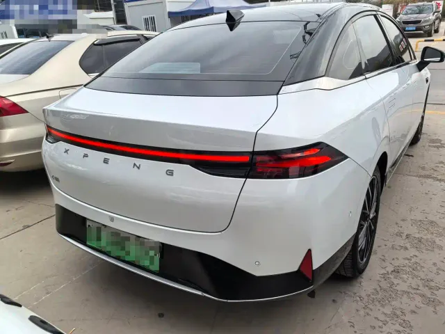 Xpeng P5 — Фото автомобиля 5