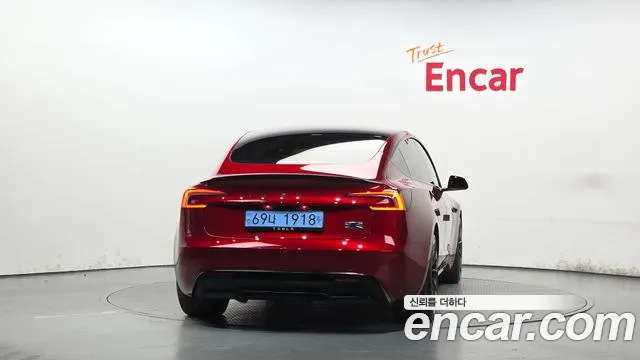 Tesla Model 3 — Фото автомобиля 4