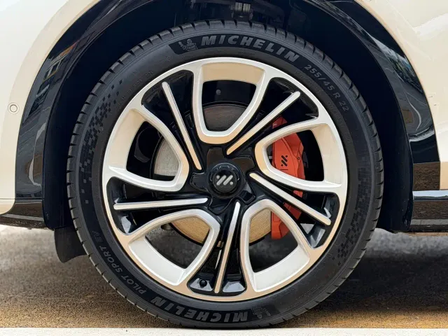 IM Motors LS7 — Фото автомобиля 23