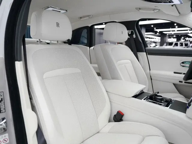 Rolls-Royce Ghost — Фото автомобиля 17