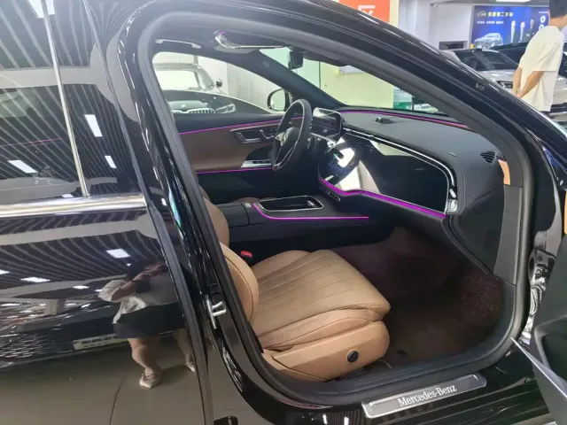 Mercedes-Benz E-Class — Фото автомобиля 17