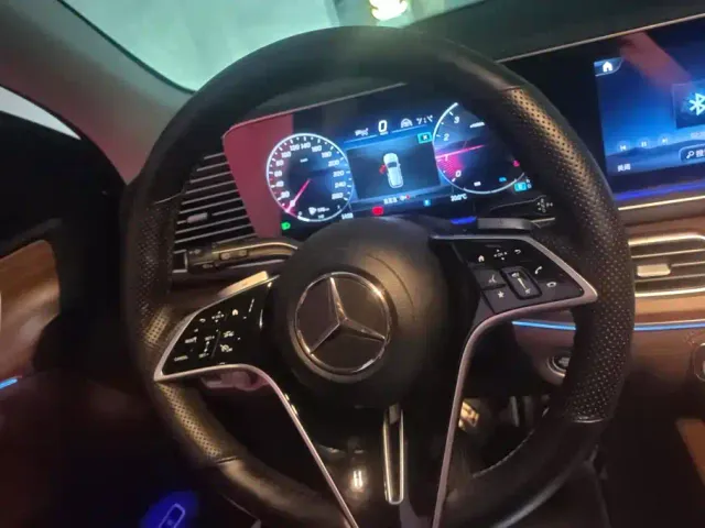 Mercedes-Benz GLE-Class — Фото автомобиля 15