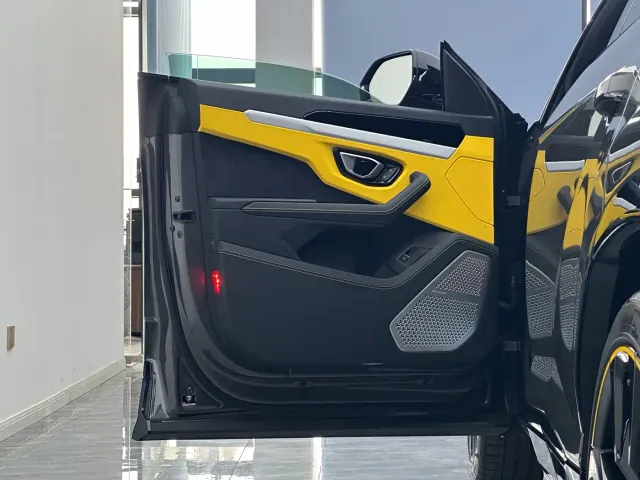 Lamborghini Urus — Фото автомобиля 21