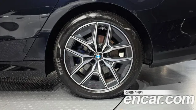 BMW 5 Series G60 — Фото автомобиля 6