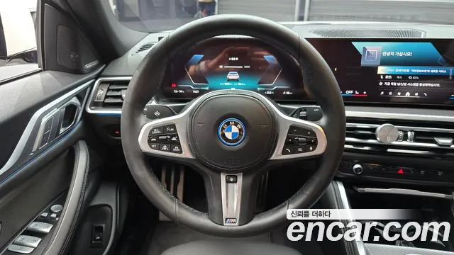 BMW i4 — Фото автомобиля 13