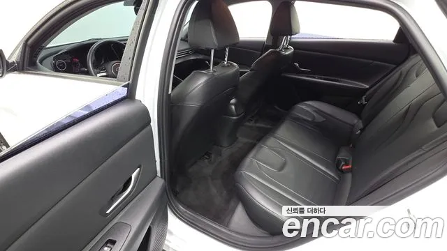 Hyundai AVANTE Avante (CN7) — Фото автомобиля 11
