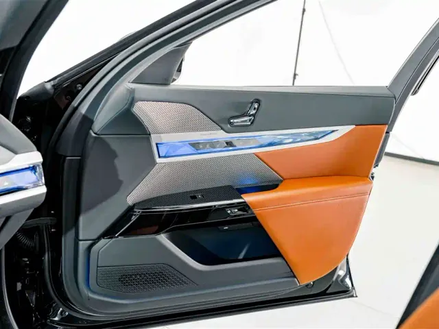 BMW 7 Series — Фото автомобиля 17
