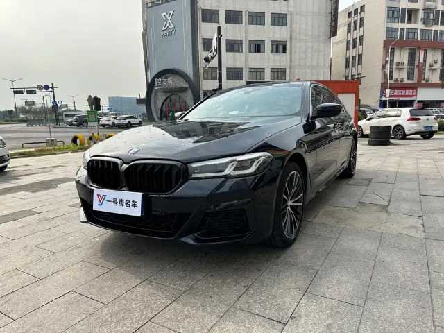 Фотография автомобиля — BMW 5 Series