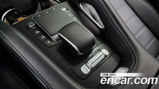 Mercedes-Benz GLE-Class — Фото автомобиля 30