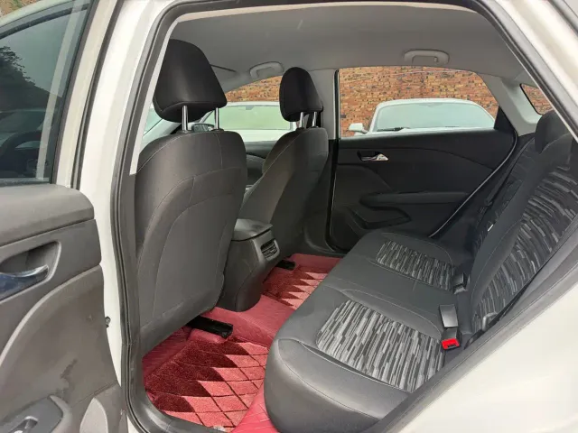 Chevrolet Monza — Фото автомобиля 5