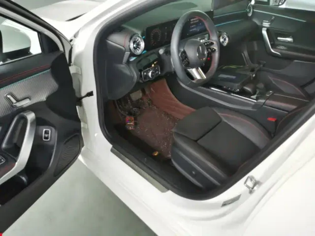 Mercedes-Benz A-Class — Фото автомобиля 15