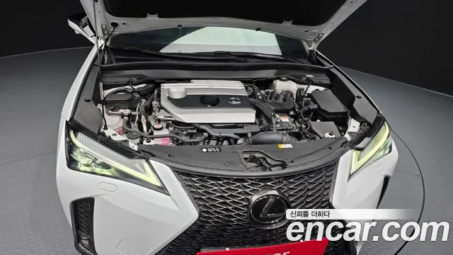 Lexus UX — Фото автомобиля 6