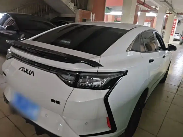 Dongfeng Yixuan — Фото автомобиля 6