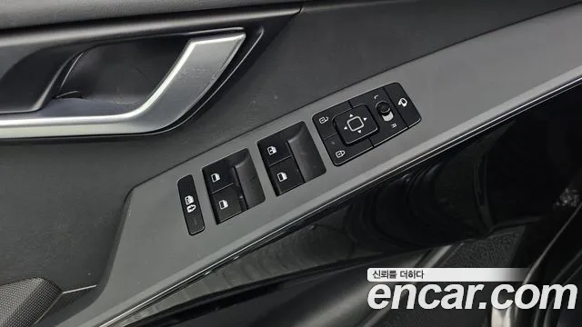 Kia Niro The All New — Фото автомобиля 24