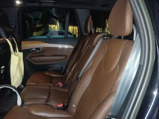 Volvo XC90 — Фото автомобиля 18