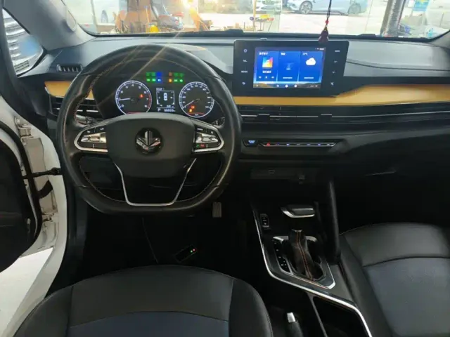 Livan X3 PRO — Фото автомобиля 9