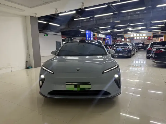 Nio ET5 — Фото автомобиля 2