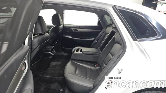 Hyundai Grandeur New — Фото автомобиля 18