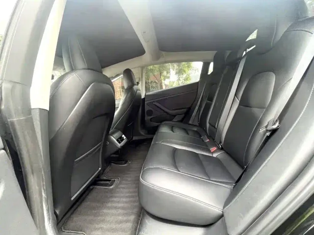 Tesla Model 3 — Фото автомобиля 5