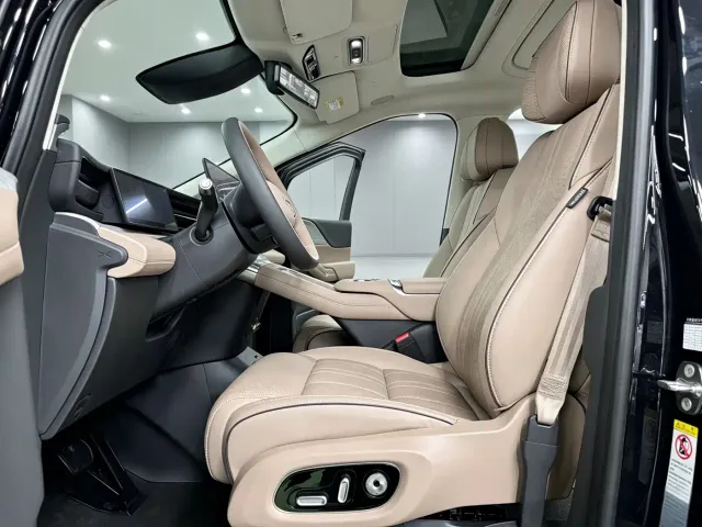 Xpeng X9 — Фото автомобиля 4