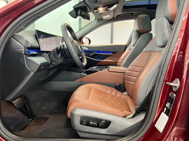 BMW 5 Series — Фото автомобиля 10