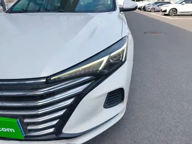 Changan Eado — Фото автомобиля 23