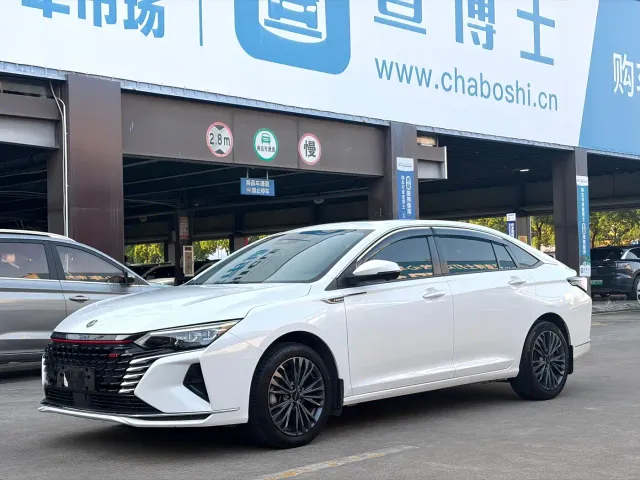 Фотография автомобиля — Dongfeng Yixuan MAX