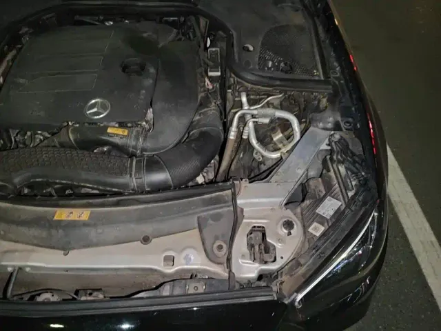Mercedes-Benz E-Class — Фото автомобиля 21