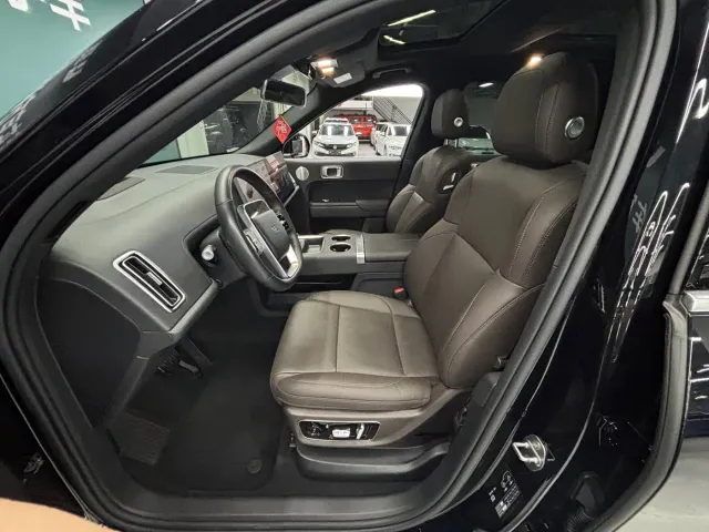 Li Auto L8 — Фото автомобиля 9