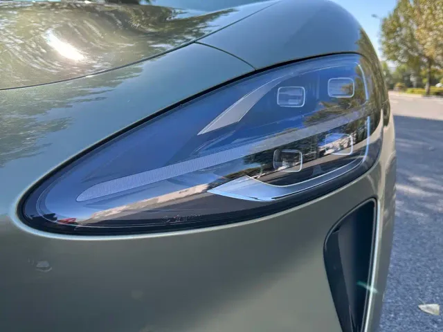 Xiaomi SU7 — Фото автомобиля 9