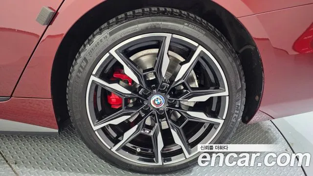 BMW i4 — Фото автомобиля 6