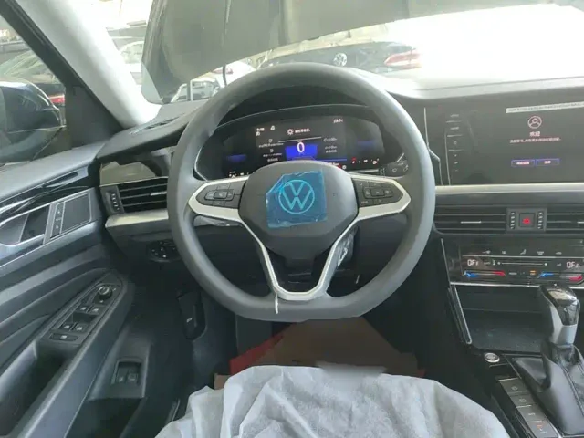 Volkswagen Passat — Фото автомобиля 10