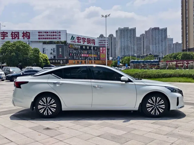 Nissan Teana — Фото автомобиля 5