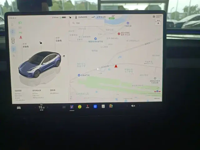 Tesla Model 3 — Фото автомобиля 12