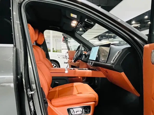 Li Auto L9 — Фото автомобиля 14