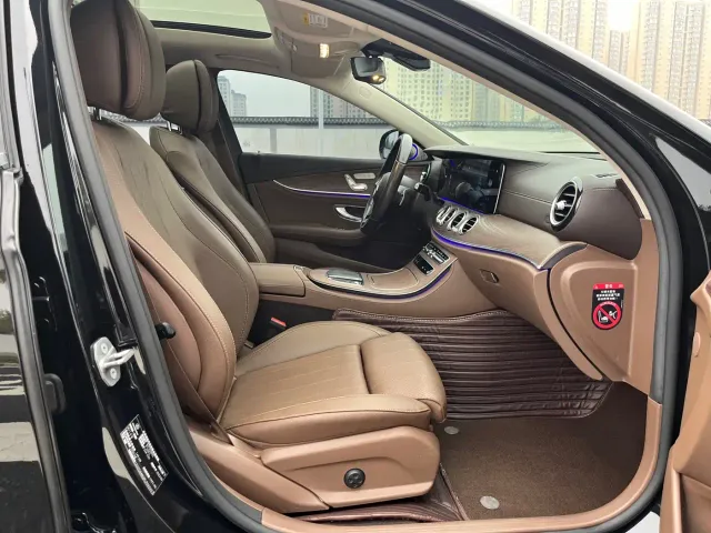 Mercedes-Benz E-Class — Фото автомобиля 12